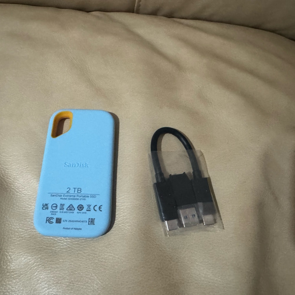 2 Tb Sandisk USB - Picture 2 of 3